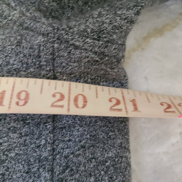 Lululemon Gray Crewneck Sweatshirt Women’s Medium Vintage Logo at Hem - Picture 5 of 8